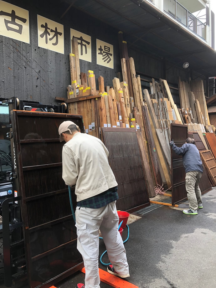 京都の古材はやはり風格と歴史があります。