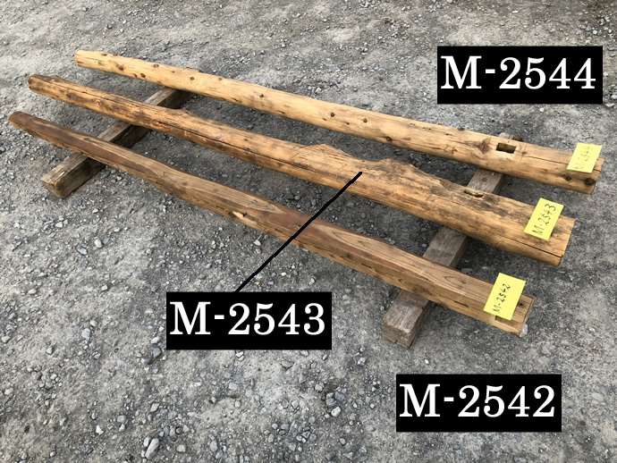 丸太梁の古材